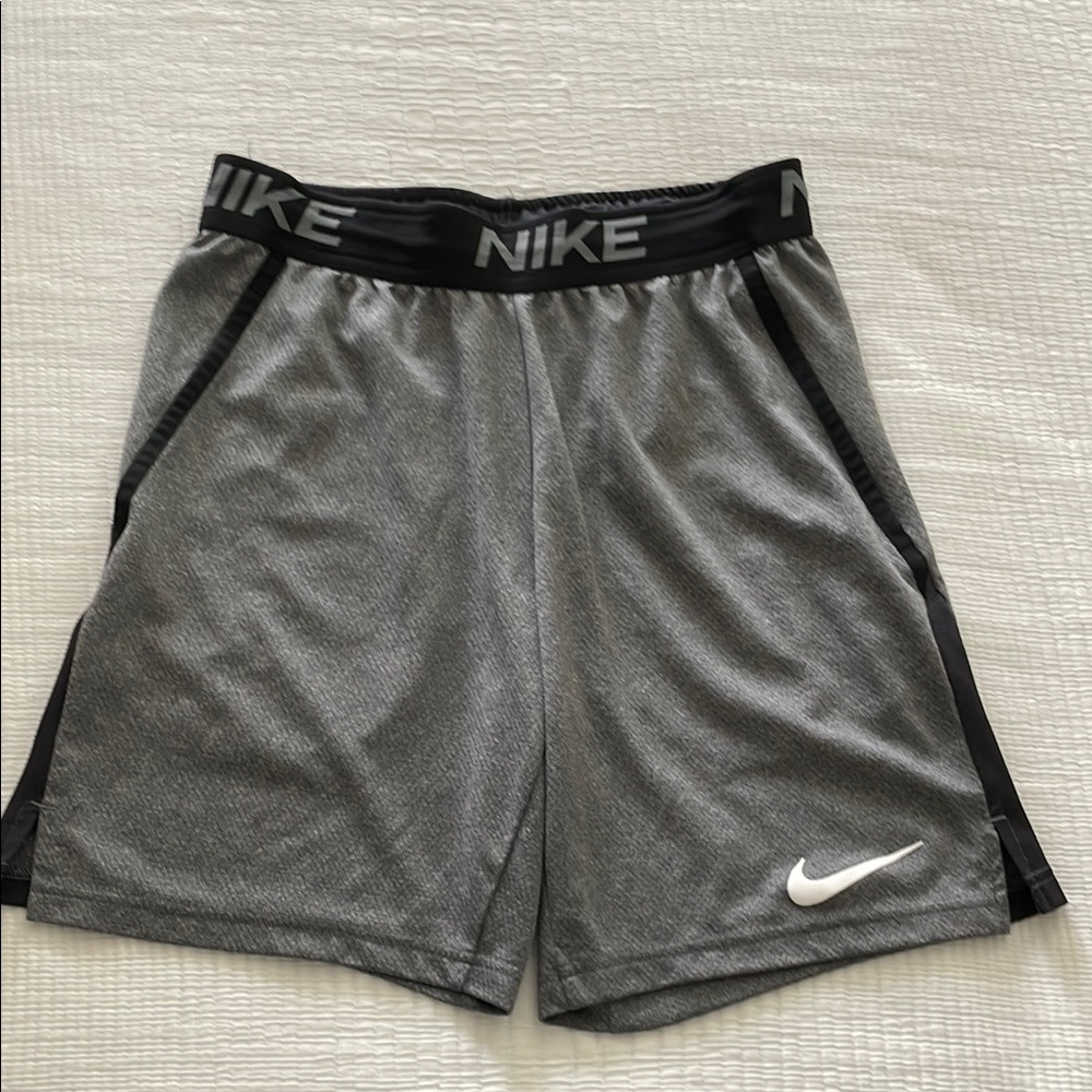 Nike Men's Gray Athletic Shorts